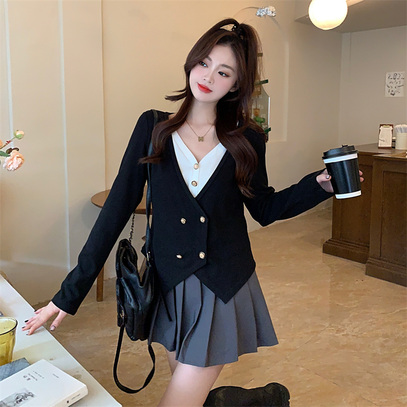 2026 Autumn New V-Neck Slimming Faux Two-Piece Top - Image 2