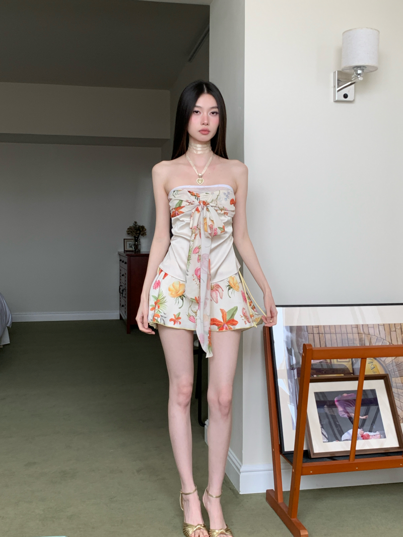 Sunset Molten Gold Cami Top and Printed Mini Skirt Two-Piece Set - Image 4